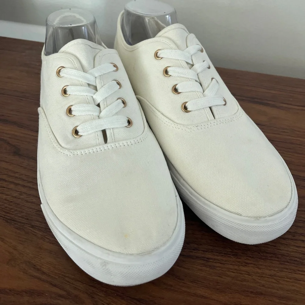Brooks Brothers Women’s White Canvas Casual Sneakers Hamptons Coastal Sz 10.5
